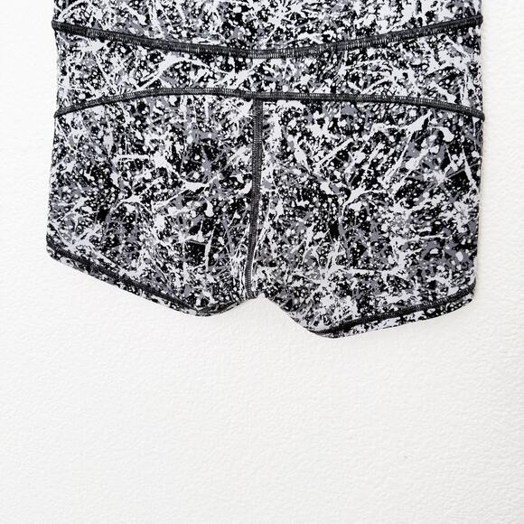 [Lululemon] In Movement Shorts Everlux Paint Splash Black Silver Drop Workout 4 - Picture 6 of 12